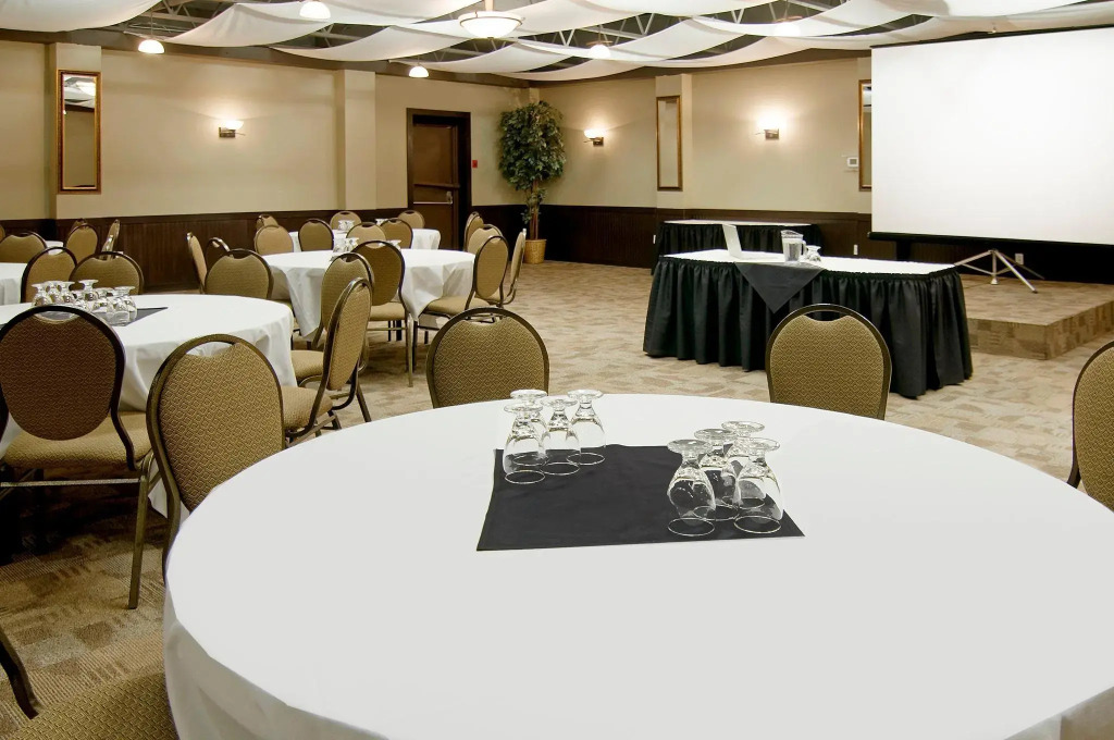 Quality Hotel Calgary Airport & Conference Centre