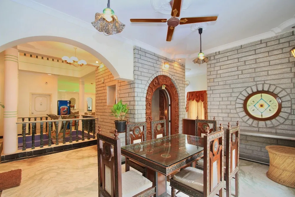 OYO 10438 Green Villa