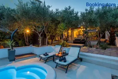House Oliva with private pool and large garden