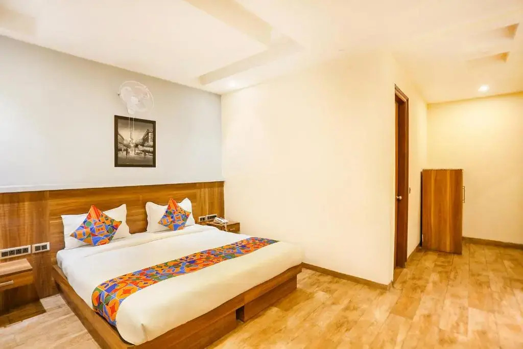 FabHotel Royal Touch - Patel Nagar