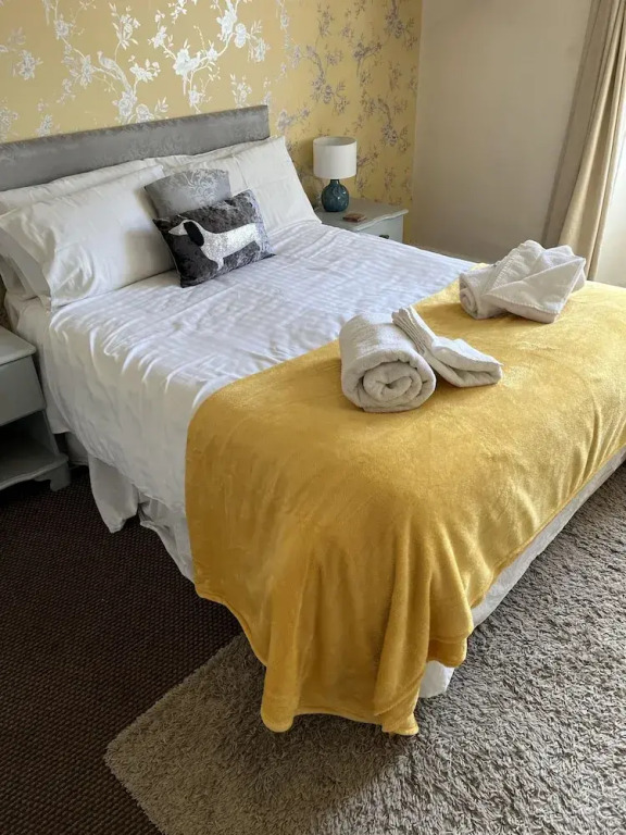 The Castle Tavern Pub & Guest Rooms