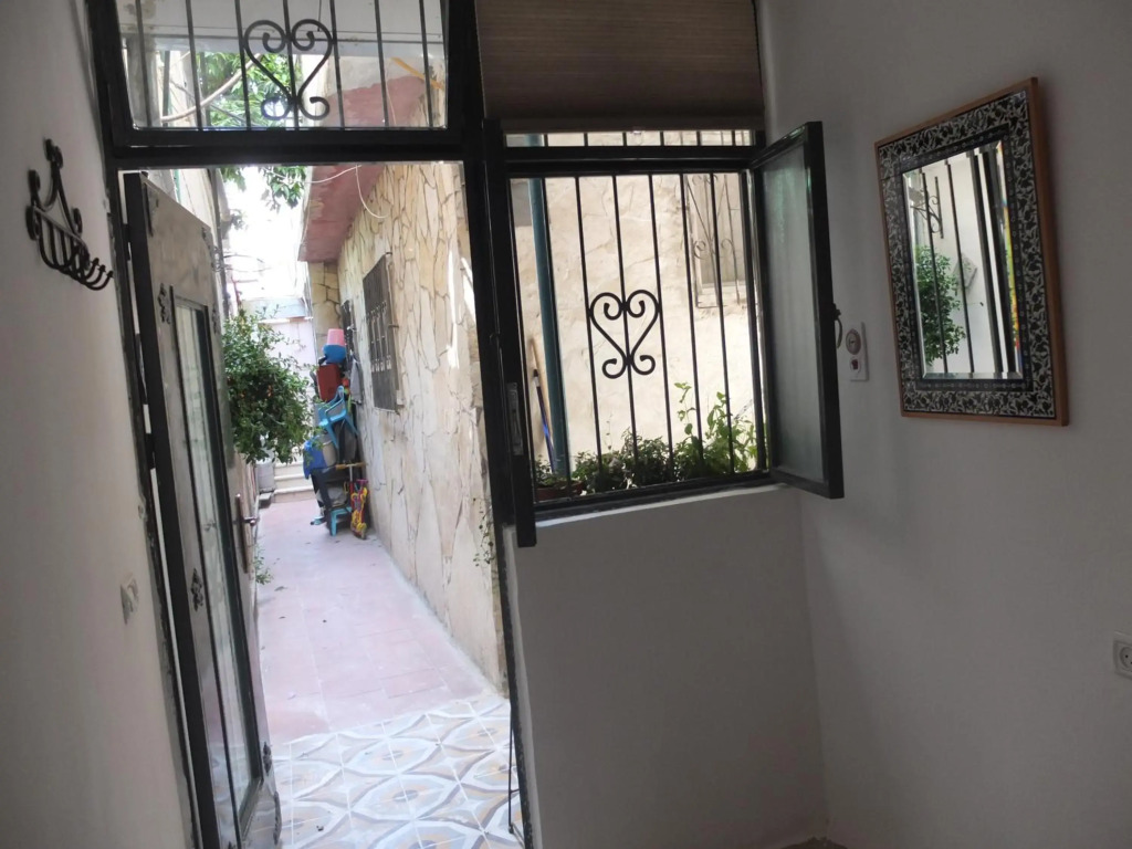 Central old stone Jerusalem apartment