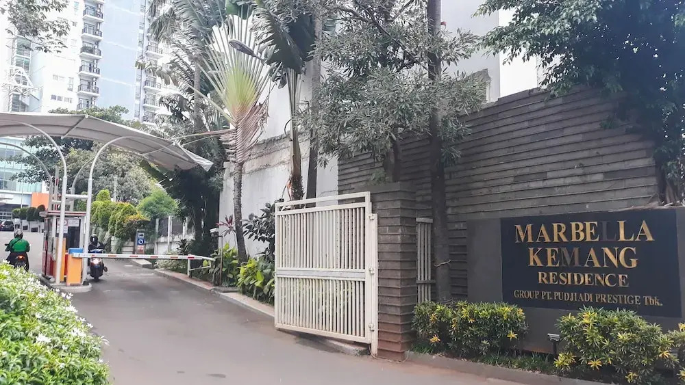 1BR Apartment at Marbella Kemang Residence By Travelio