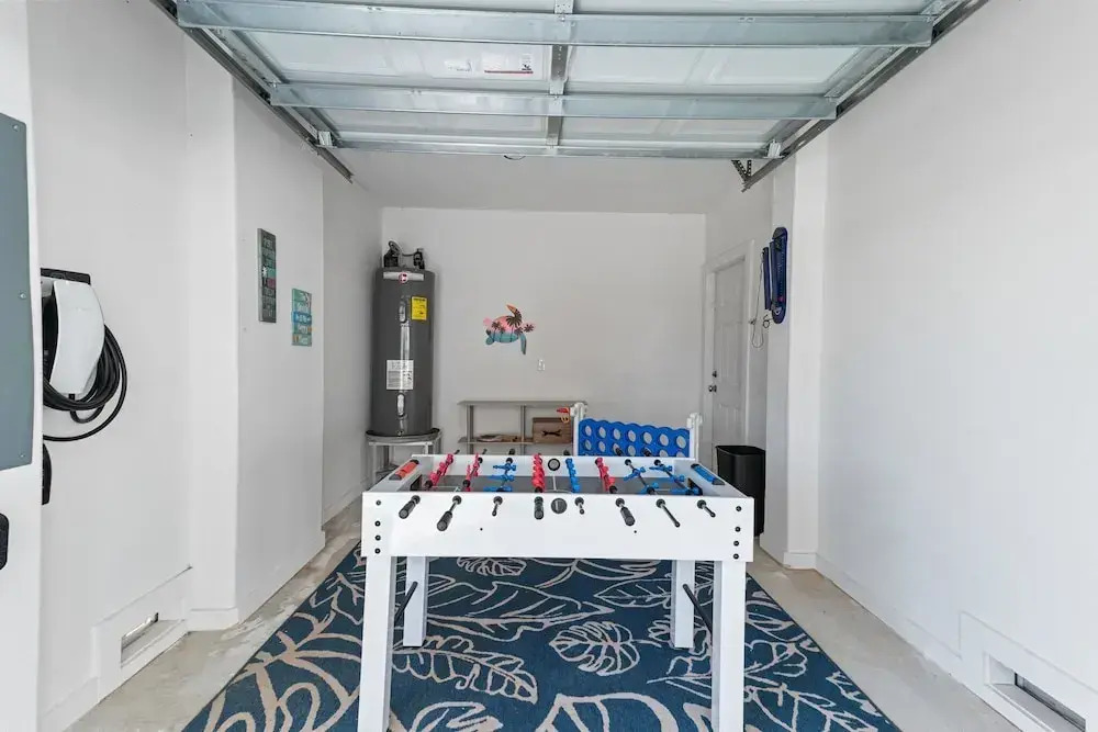 Palm Beach! Private Pool - Boardwalk - Game Room!