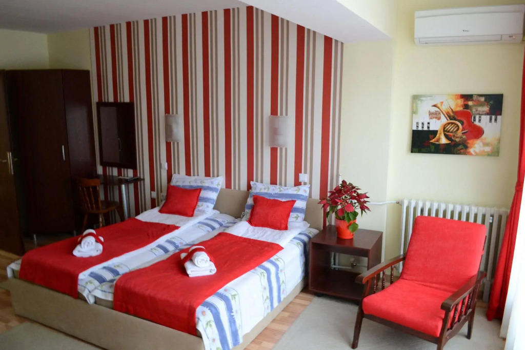 Hotel Pine