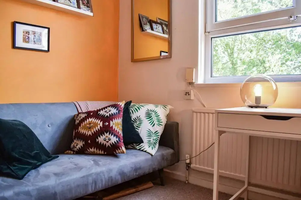 Stylish 3 Bedroom Home With Roof Terrace