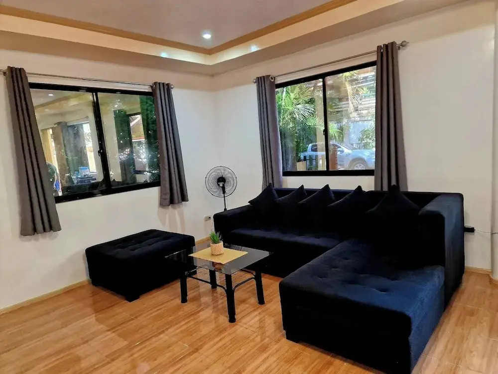 3 Bedrooms 2 Storey House!