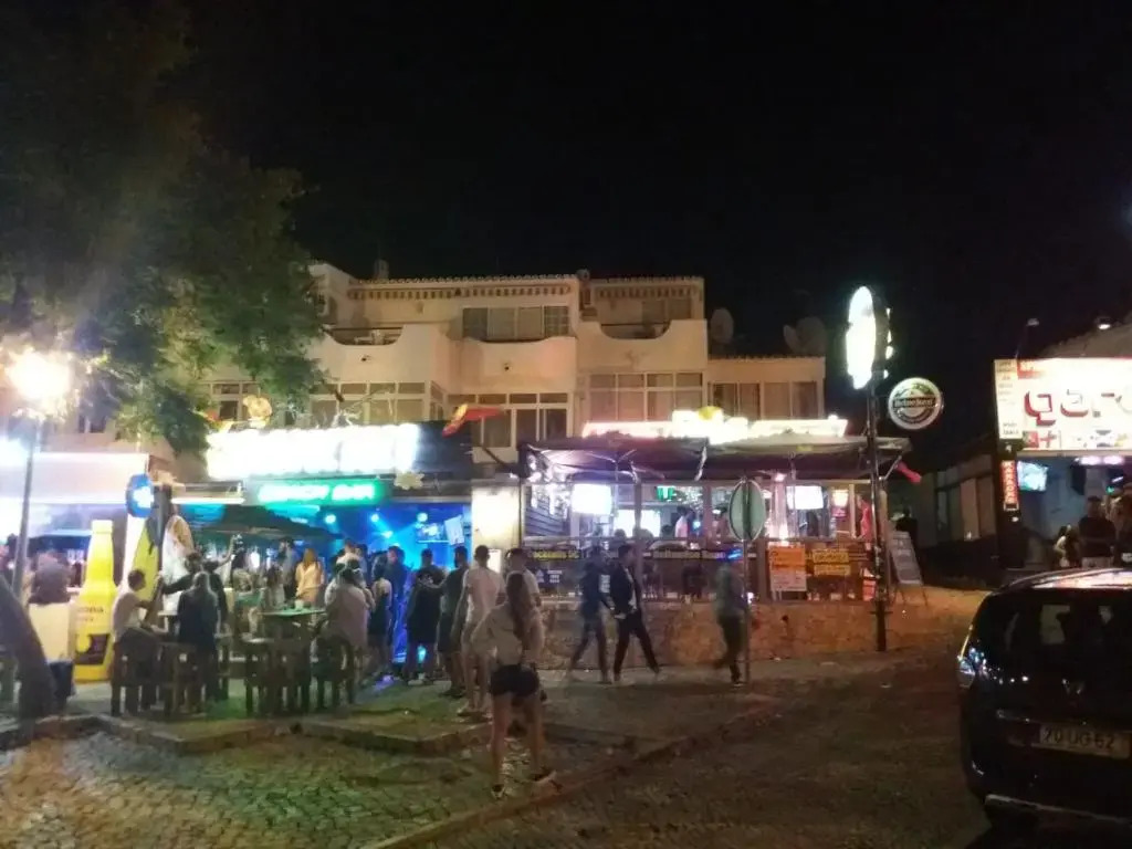 Beach Oura and Bars