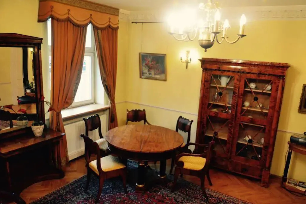 Main Market Square Apartments