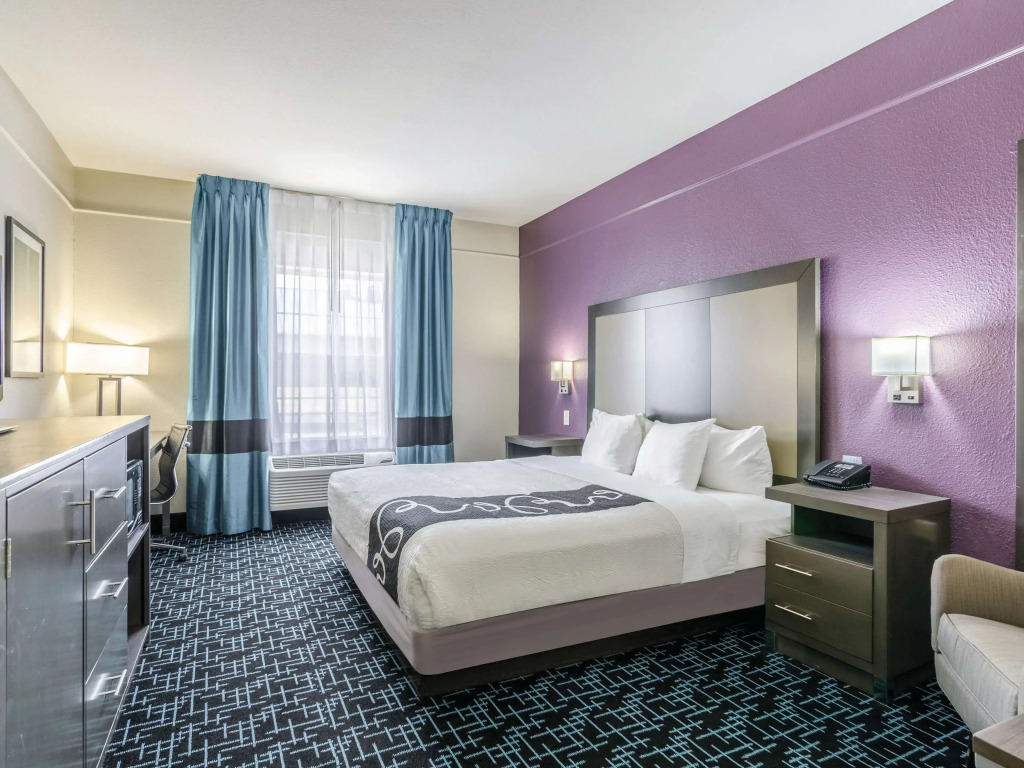 La Quinta by Wyndham Kansas City Airport