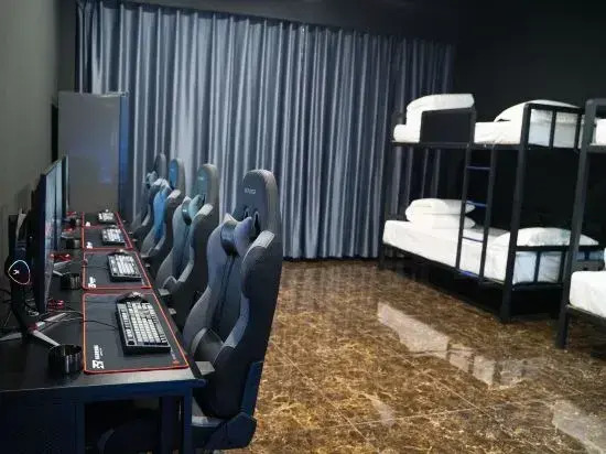357 E-sports Hotel (Gongyi Jianshe Road Dennis Department Store)