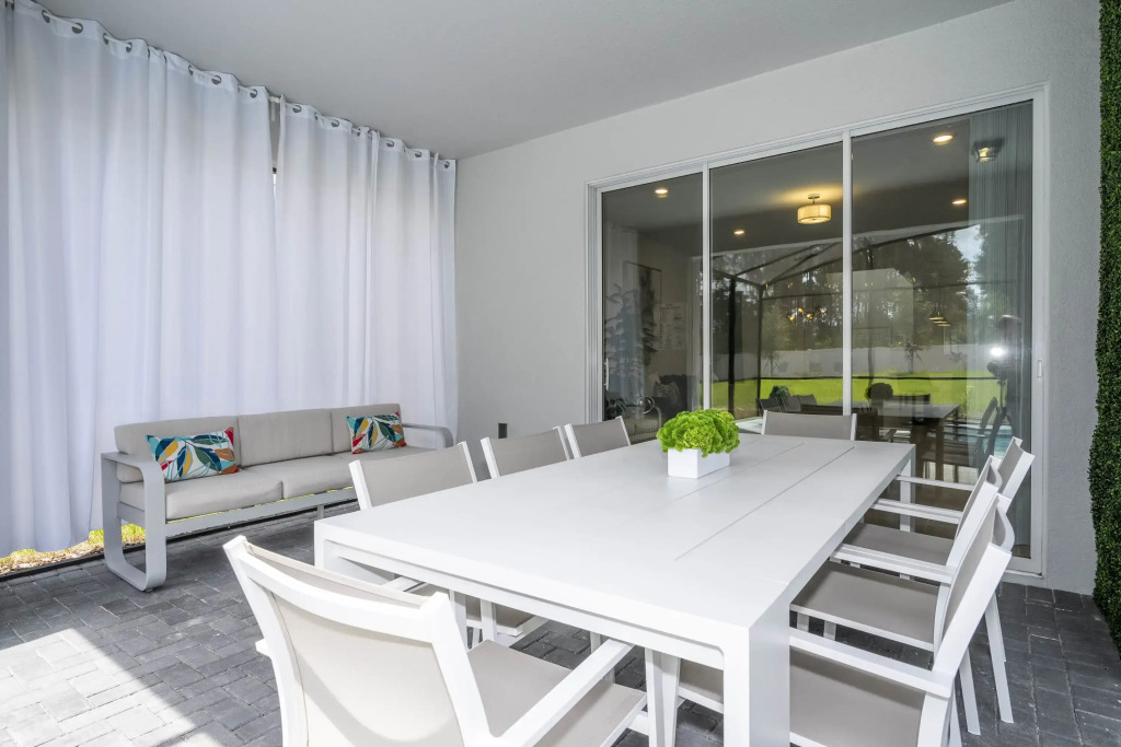Gorgeous 6Bd w Pool Windsor Island 4450