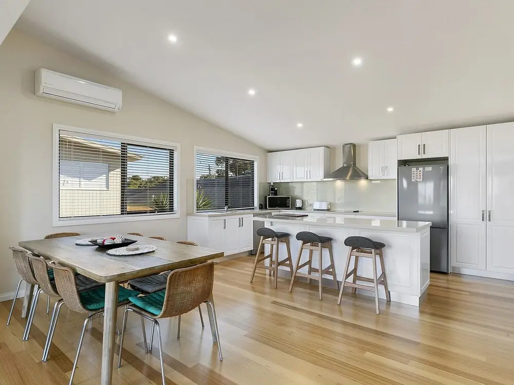 Summer Breeze - Free Wifi & Netflix Inlet Side Central Location