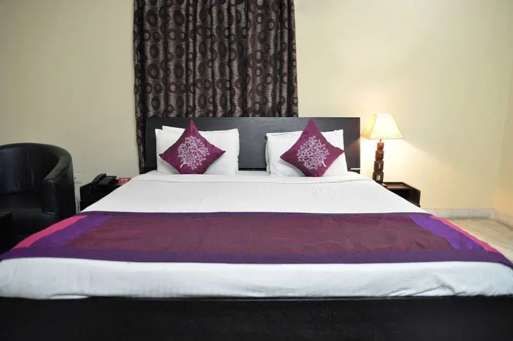 OYO 1749 Apartment Hotel Gayatri Nest
