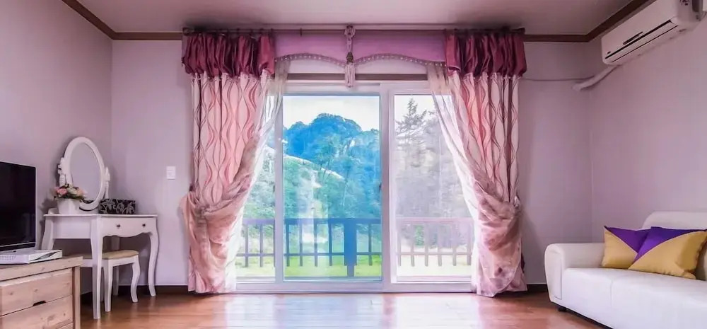 Heidi Pension G House