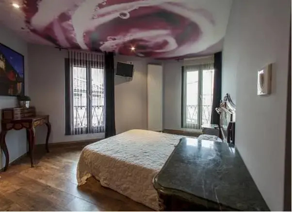 Arnaud Bernard Hôtel