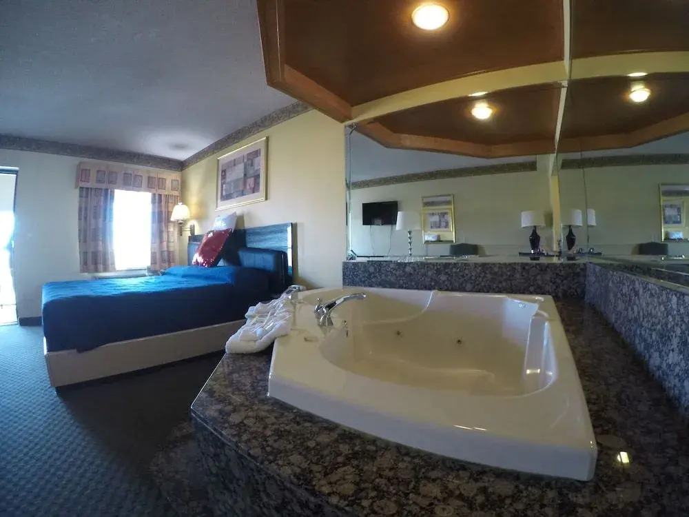 Luxe Inn and Suites