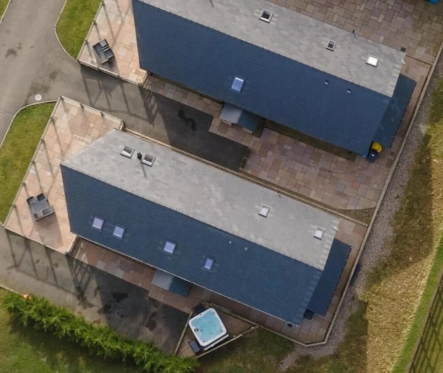 Pendle View Sleeps 8 with Hot Tub