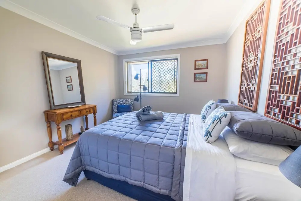 Beachside Gold Coast Apartment With Pool