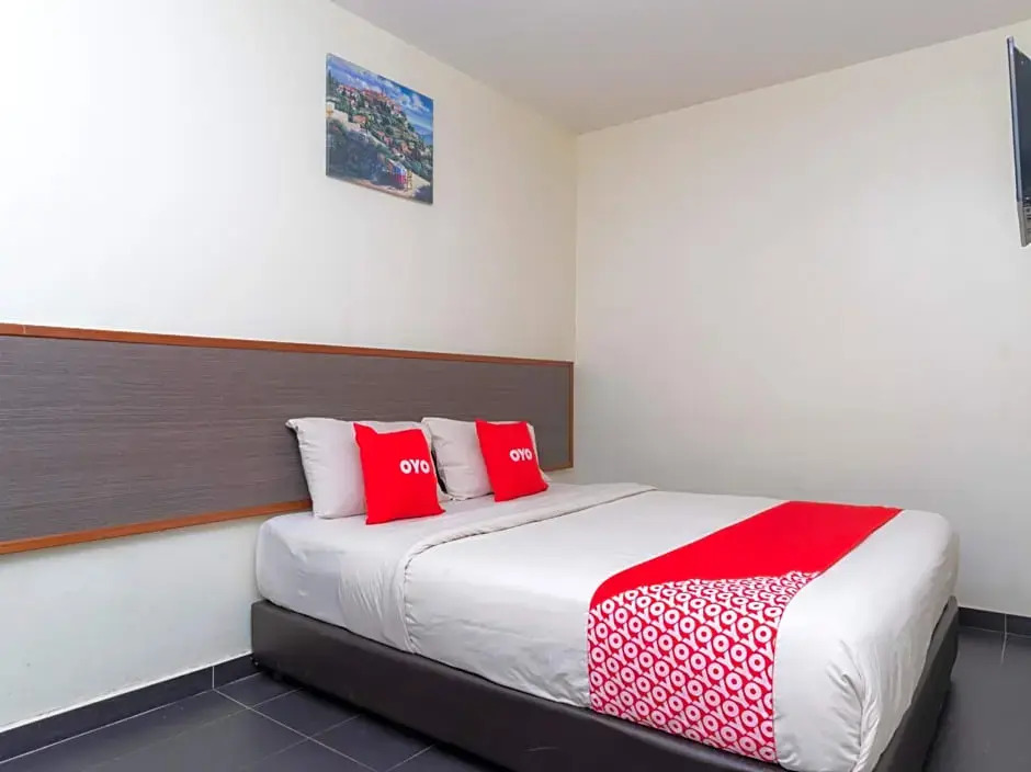 OYO 44095 Bluewater Hotel (2)