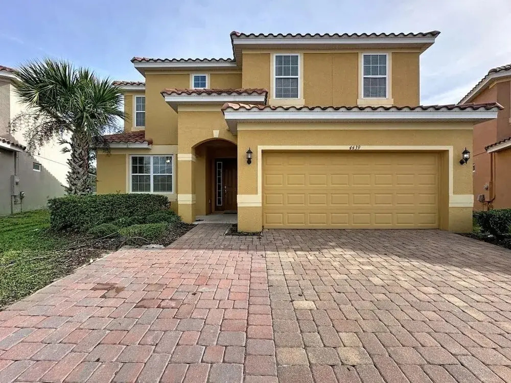 Veranda Home, 8br, 6 En-suites, Lake View,pool/spa 8 Bedroom Villa by RedAwning