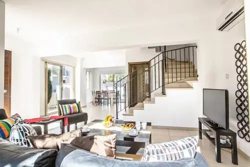 Imagine Your Family Renting a Luxury Holiday Villa Close To Protaras’ Main Attractions, Protaras Villa 1291