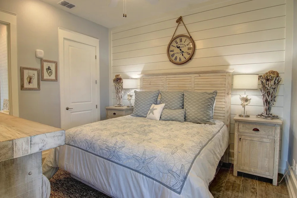 Seaside Cabana TC 10302