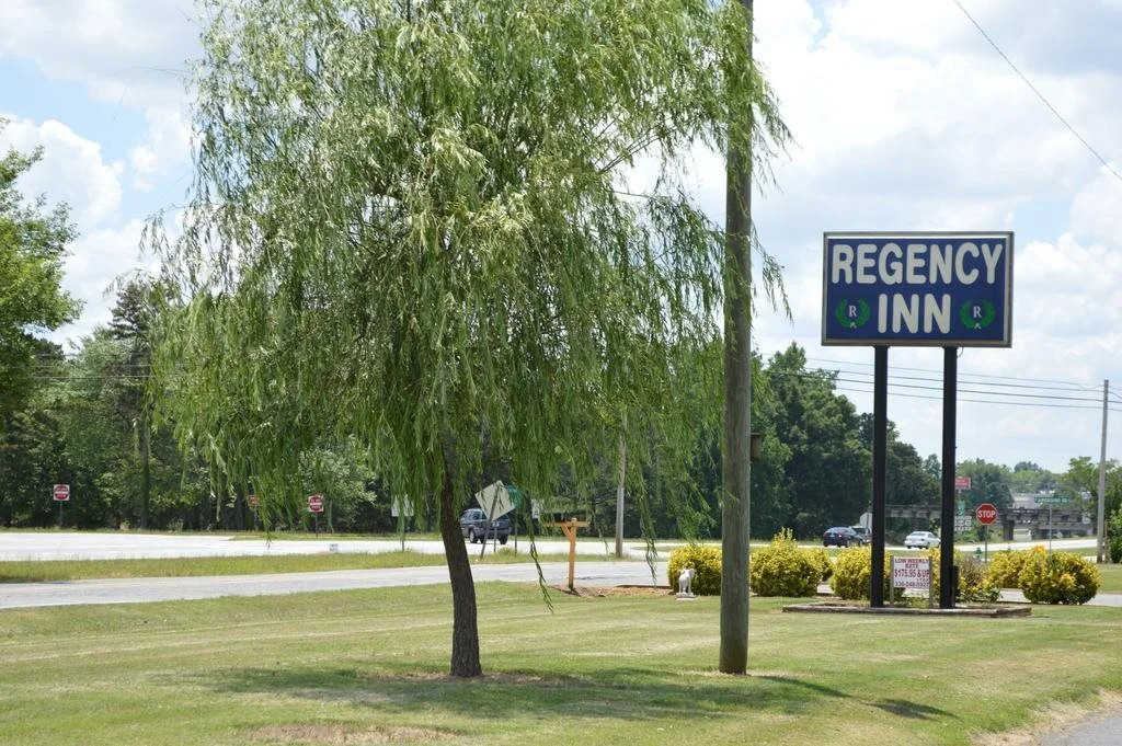 Regency Inn - Lexington