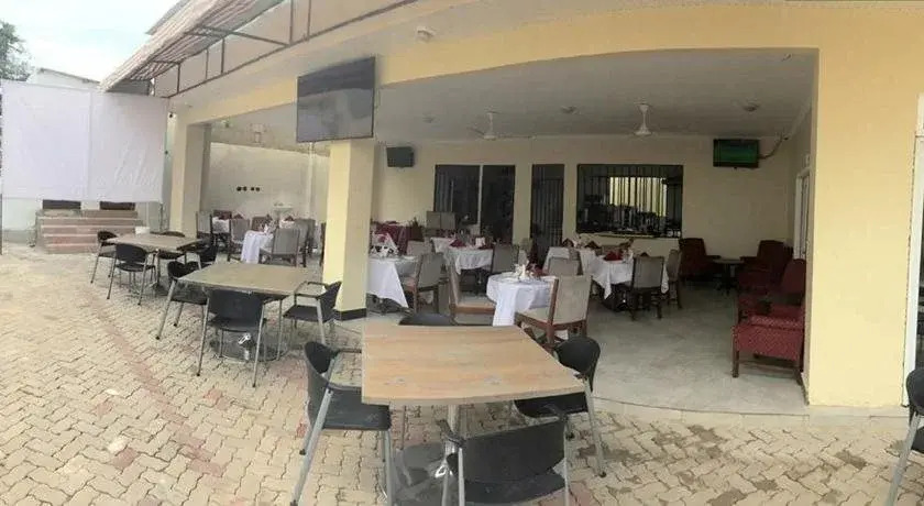 ShaMooL Hotel