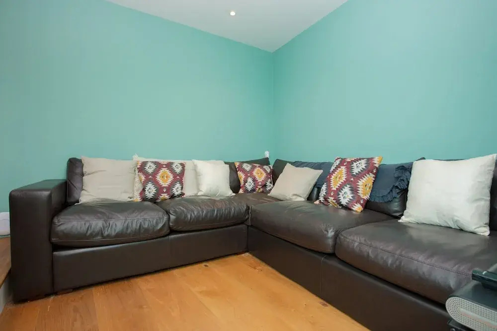 4 Bedroom House Next to Primrose Hill