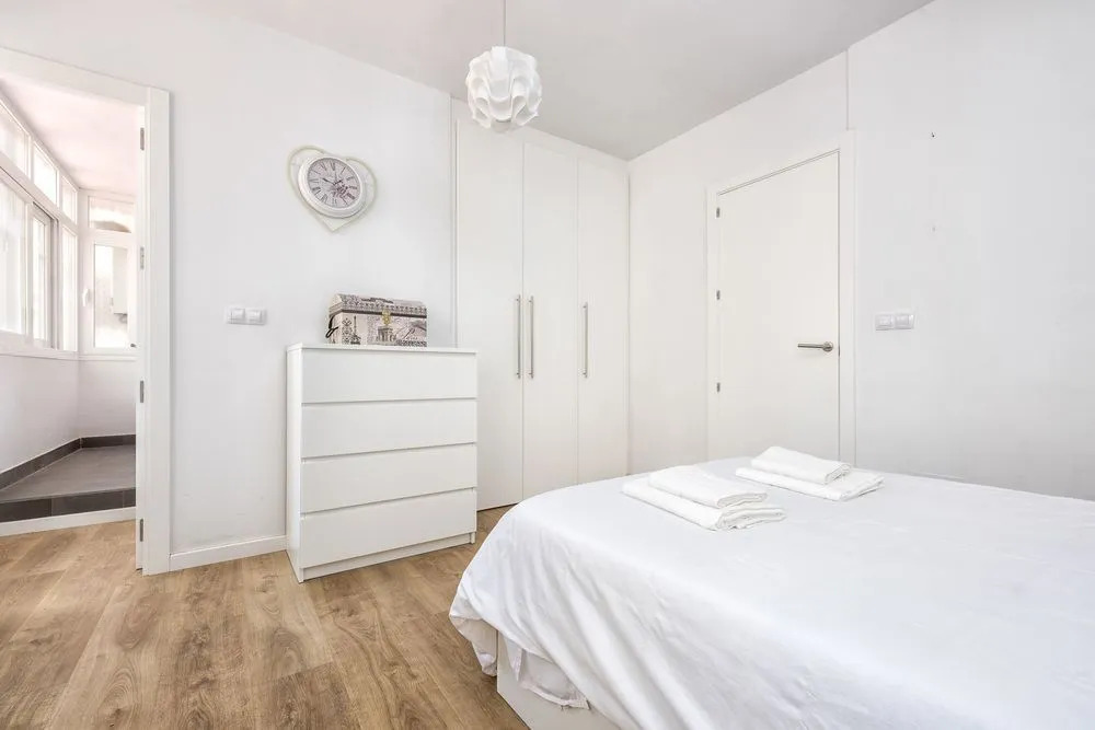 Three-bedroom apartment Cervantes