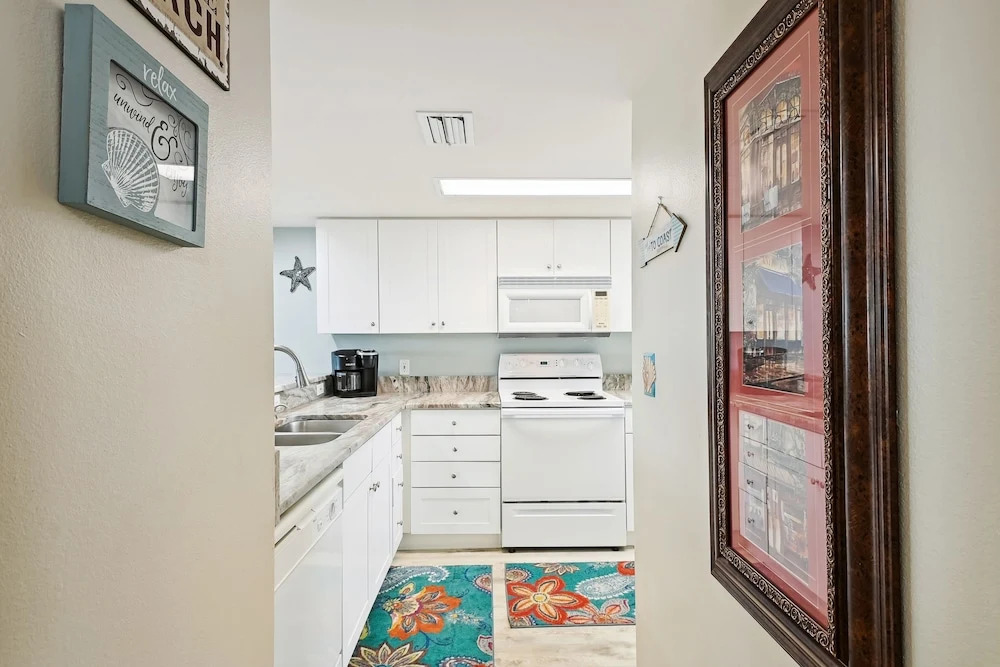 Seacrest 511 is a Gulf side 2 BR on Okaloosa Island by RedAwning