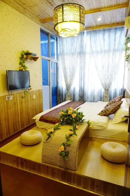 Wuzhen West Tale Theme Inn