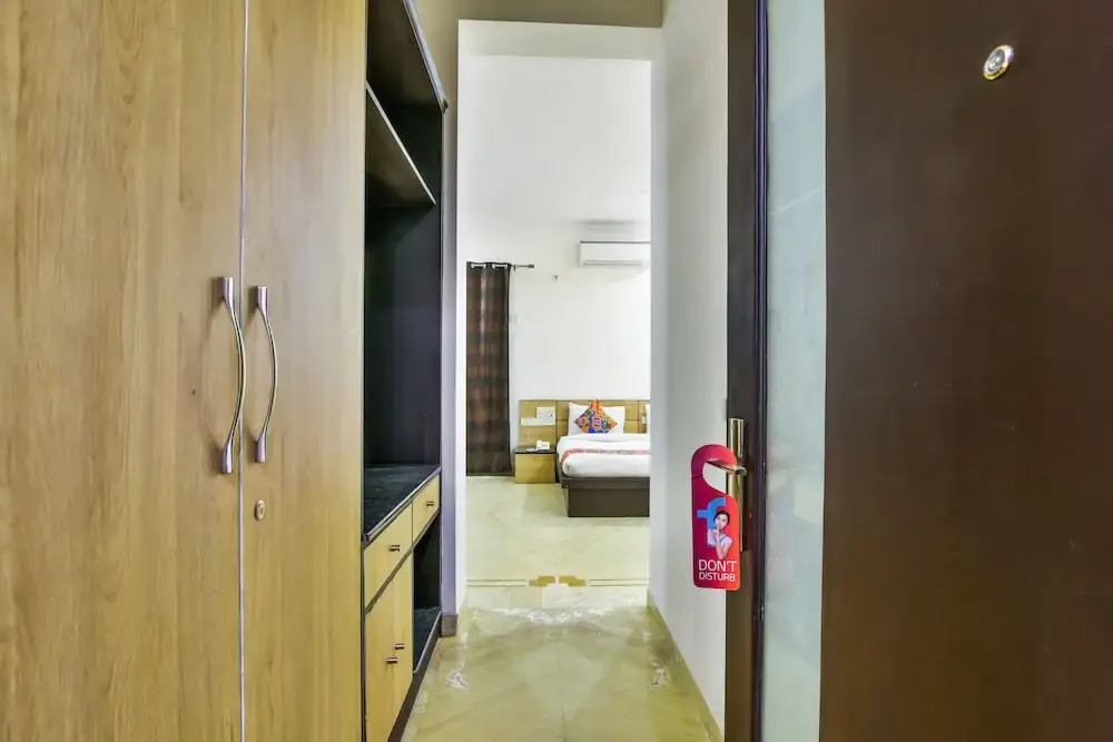 FabHotel Dee Novo Golf Course Road