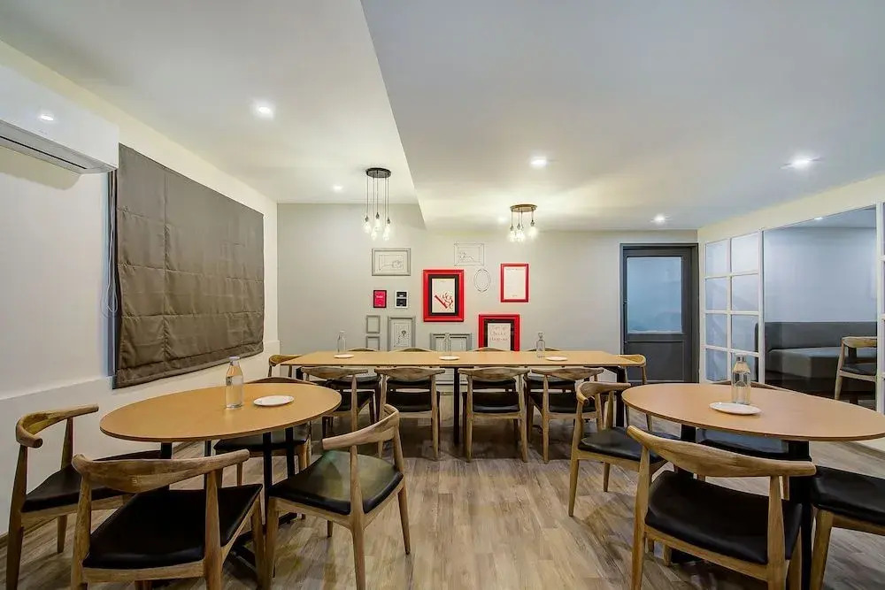 Super Townhouse Lakdikapul