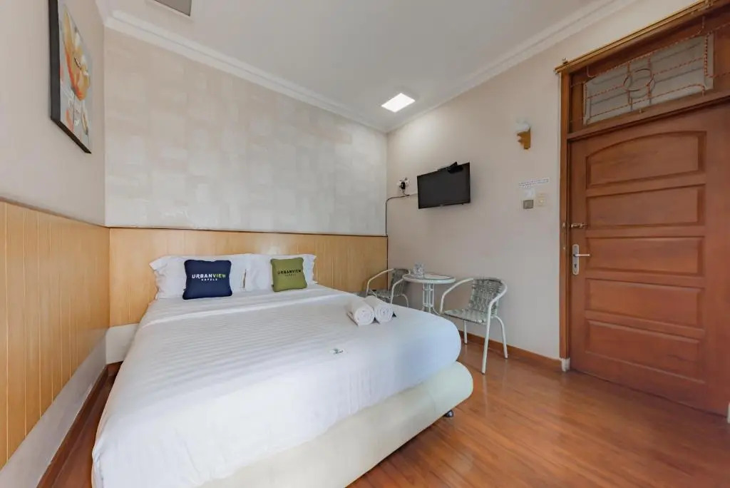 Urbanview Hotel Villa Surya Bandung