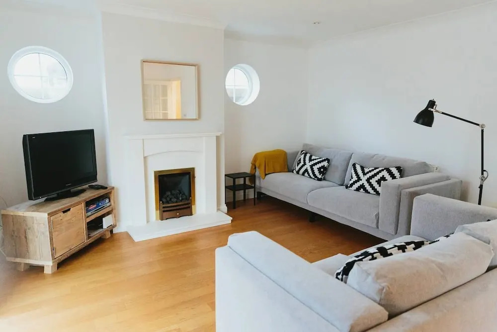 Family Home in Newquay, Parking, 3 min Walk Beach
