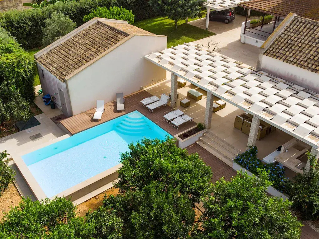 Villa with swimming pool in beautiful Sicily