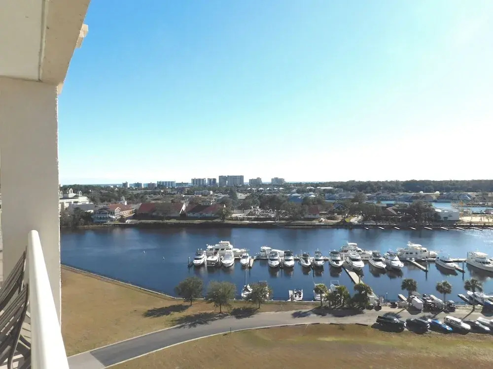 Yacht Club S #1-1104 4 Bedroom Condo by RedAwning