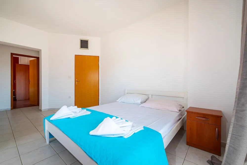 Bonvie Apartments in Center B7