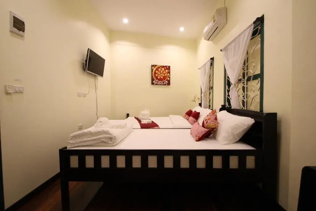 Srisomboon Hostel