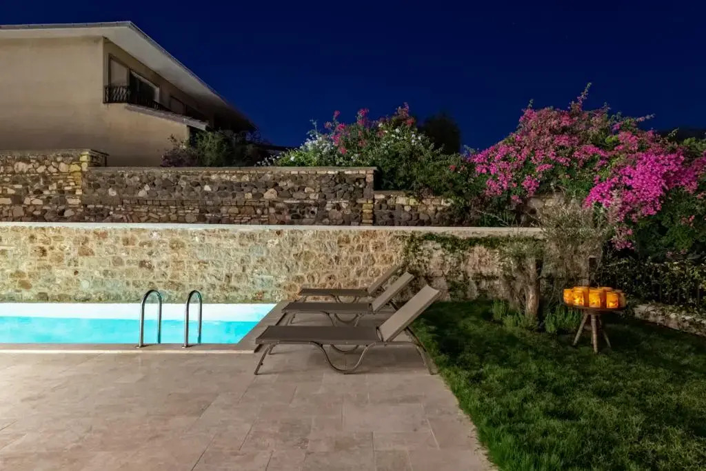 Atrium Taş Otel