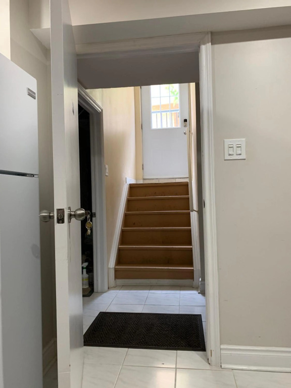 Clean, Beautiful & Modern 2 bedroom apartment