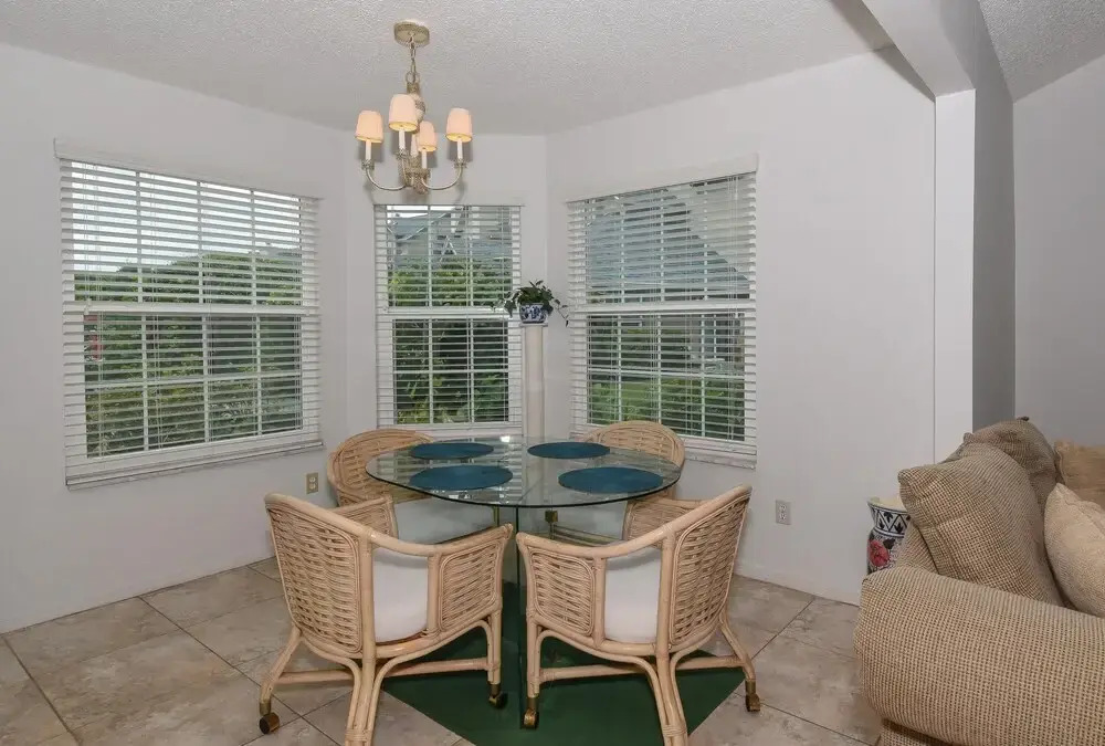 Ground Floor Sun Beach Club - Walking Distance to car Free Beach Sbc884