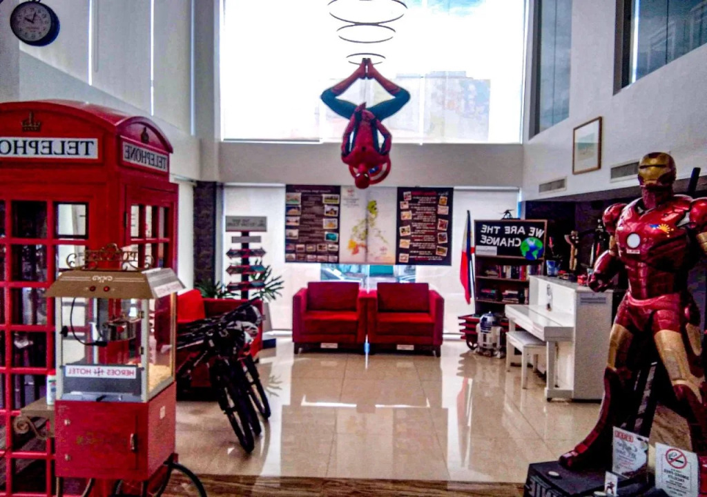 Heroes Hotel