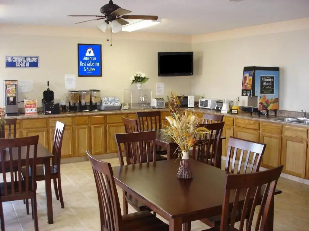 Americas Best Value Inn & Suites Macon at Eisenhower Pkwy