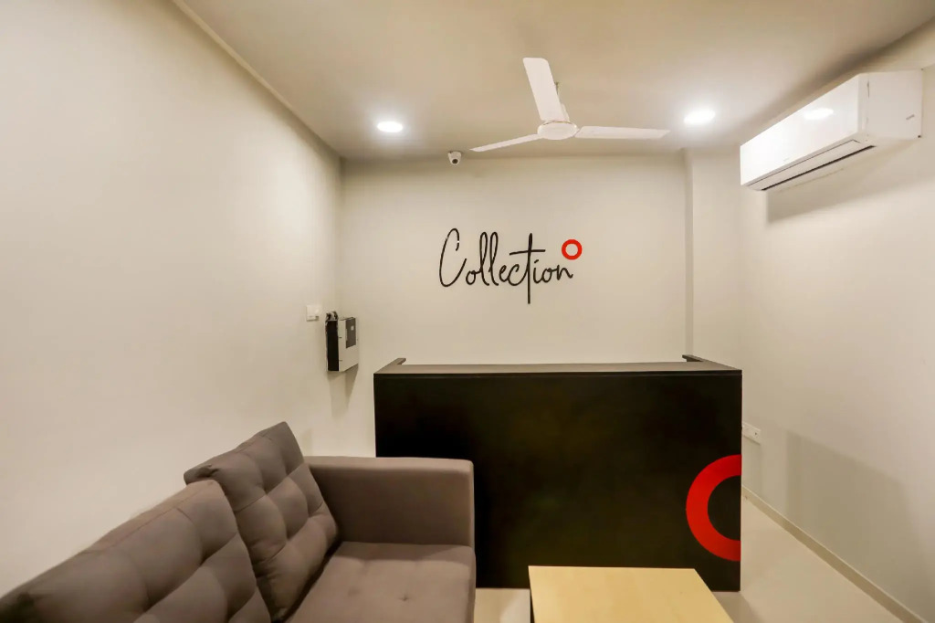 Collection O 45795  Le Noida Hotel, Near Sector 76 Metro Station.