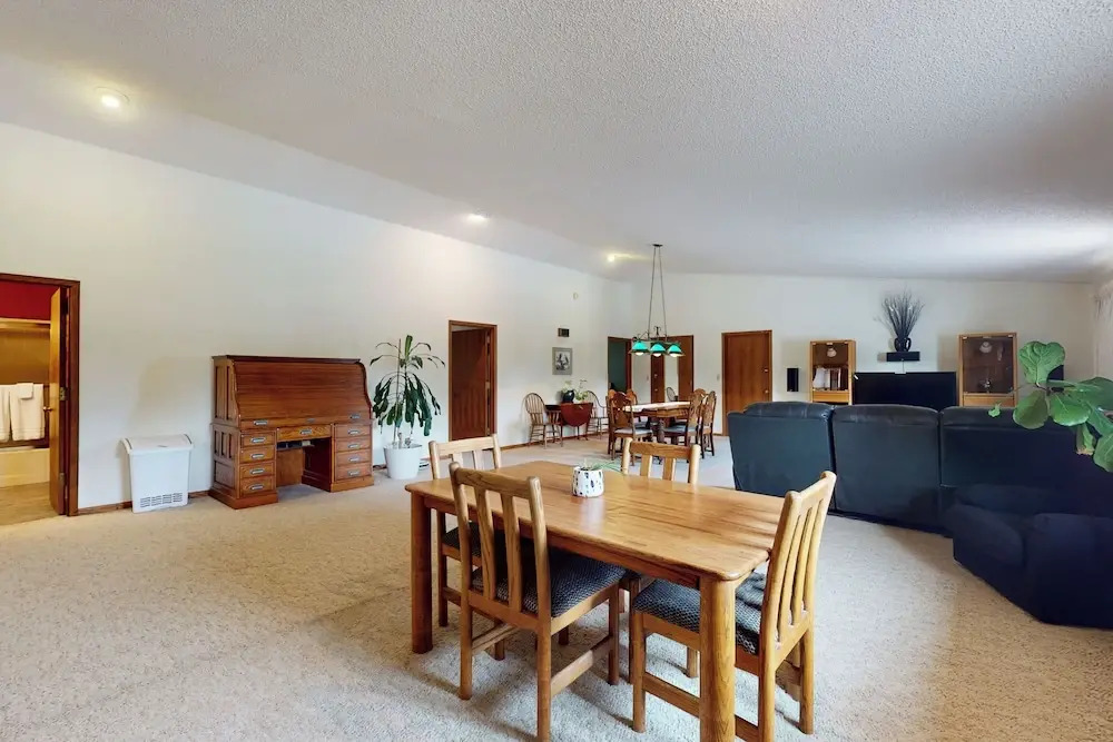 3BR Cozy Apartment w/ Mountain Views