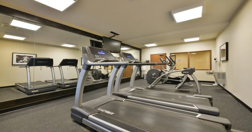Holiday Inn Express Boston - Milford by IHG