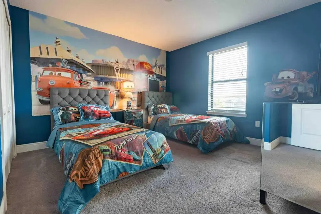 SPACIOUS 6bdrm Villa near ALL the attractions